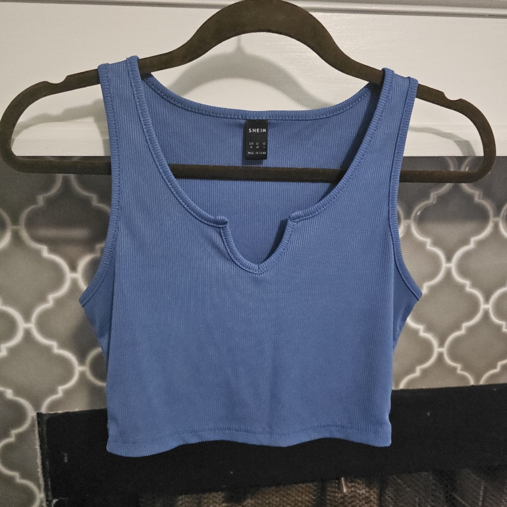 SHEIN Blue Fitted Crop Tank Top